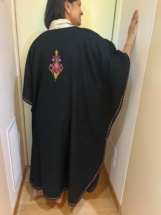 Imperial Vines: Soft Cashmere-Wool Blend Poncho with Floral Paisley Aari Work