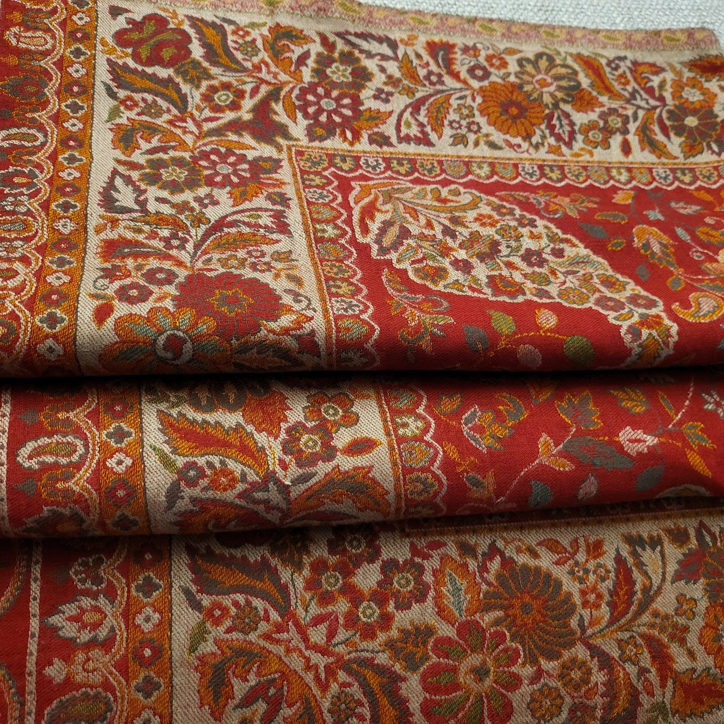 Indian handmade warm soft to touch light in Weight multicoloured Kanni Weave paisley design pashmina with blend of cashmere wool for women