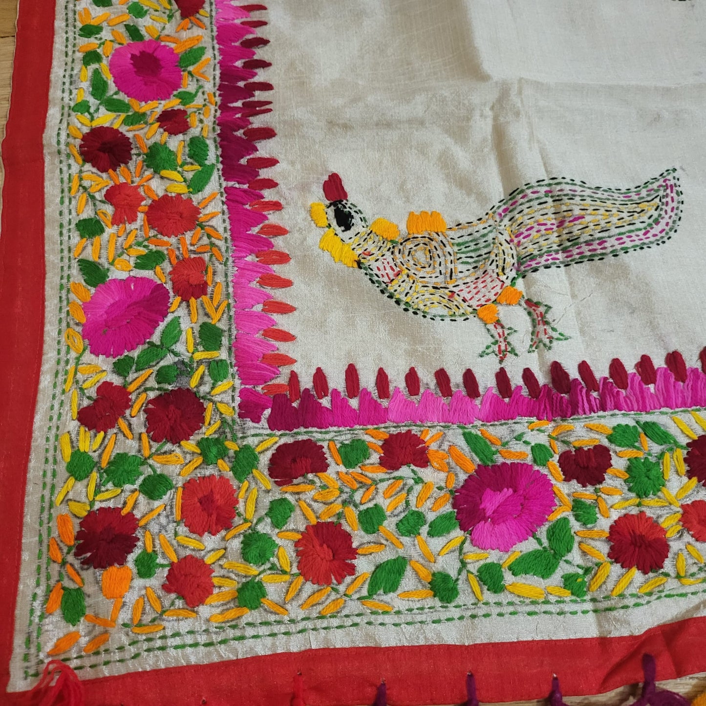 Hand Embroidered Tussar Silk Kantha Scarf/dupatta very elegant cream colour with multicolour thread kantha work