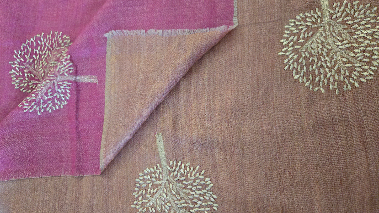Beautiful double side .. two shades golden zari and  pink  Silk stole / scarf hand made perfect for all season . Very light and comfortable to carry