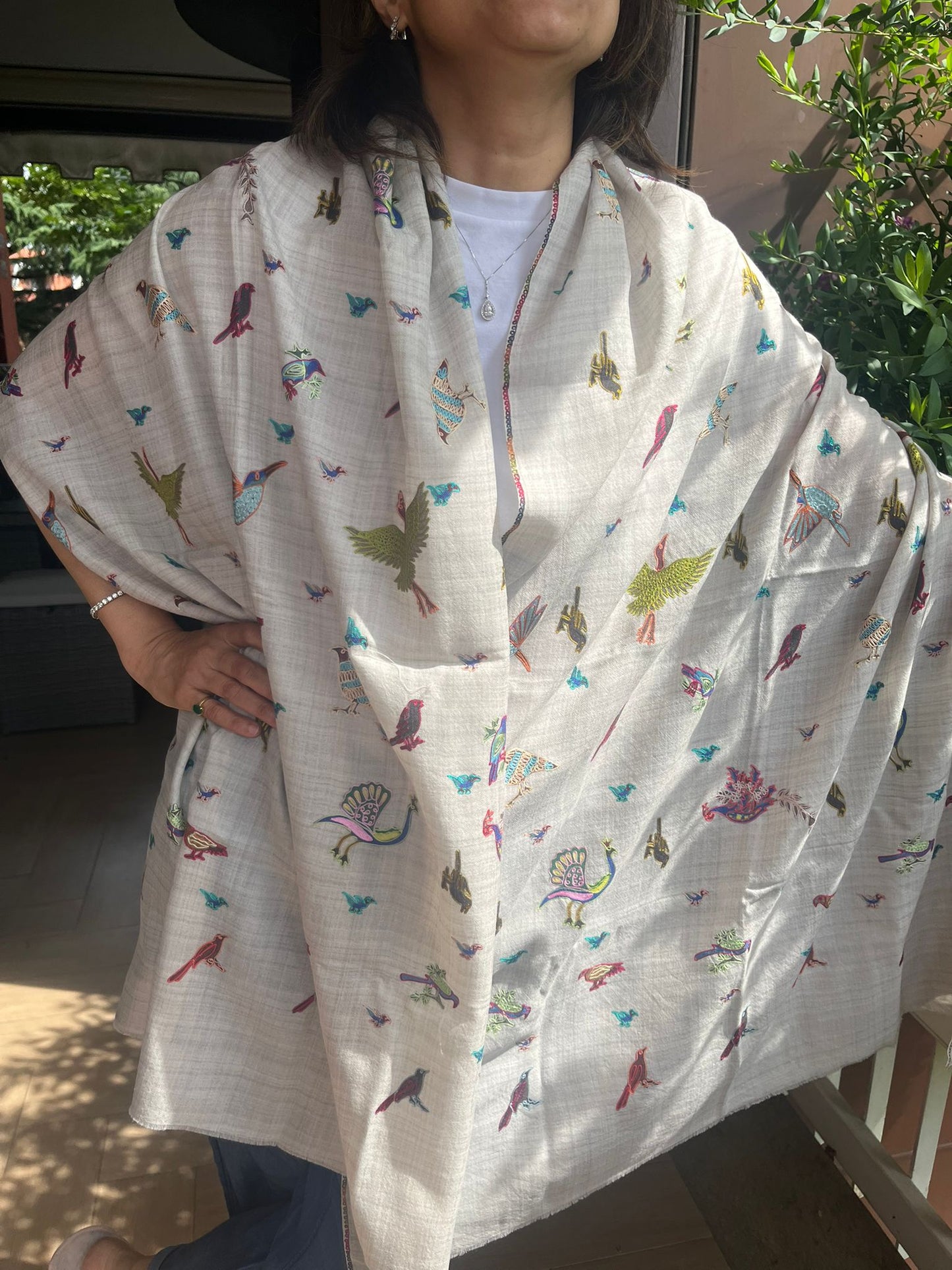 Ivory Sanctuary: Cream Fine Wool Shawl with Multicoloured Kashmiri Bird Motifs