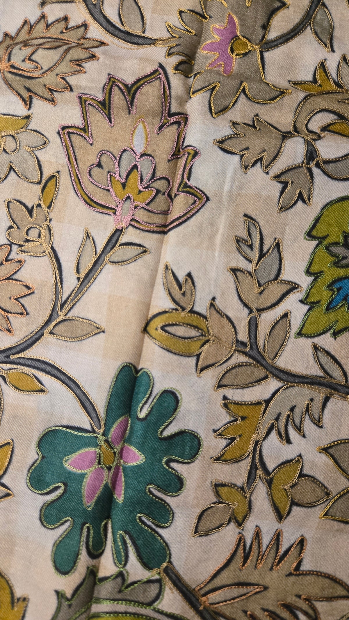 Embroidered Pashmina-Style Wool Shawl in Vibrant Green | Painted-Look Digital Embroidery Kashmiri Shawl
