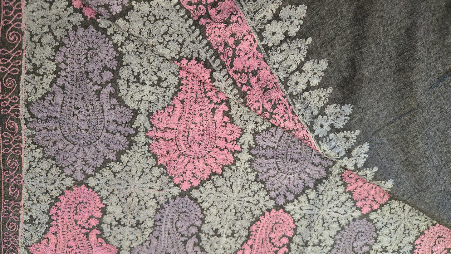 Handmade  Kashmiri embroidery  Pashmina Shawl:  Wool Paisley Scarf