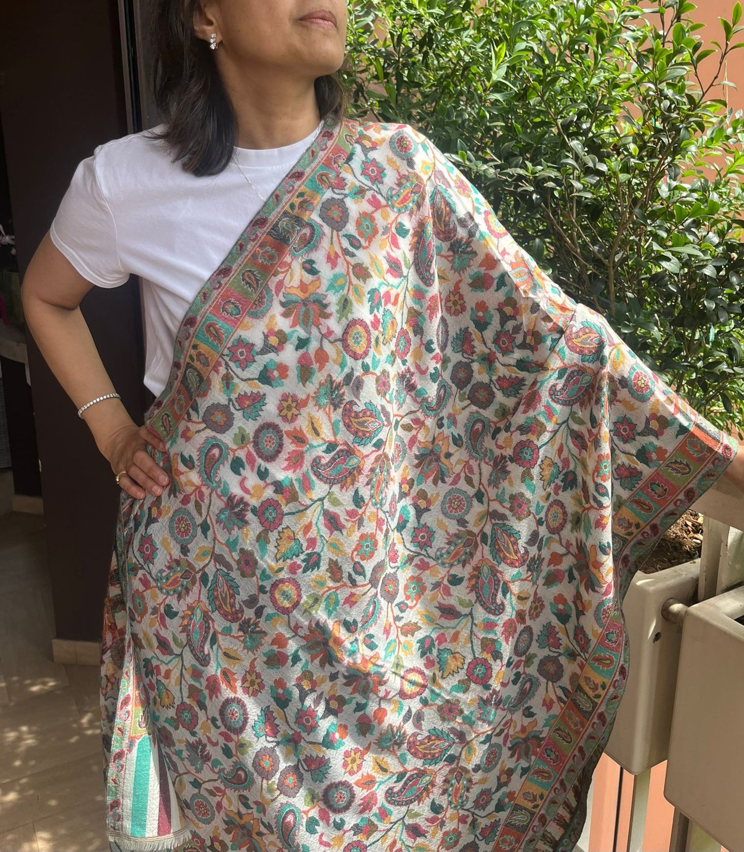The Kani Blossom: Handmade Kashmiri Embroidery Fine Wool Shawl