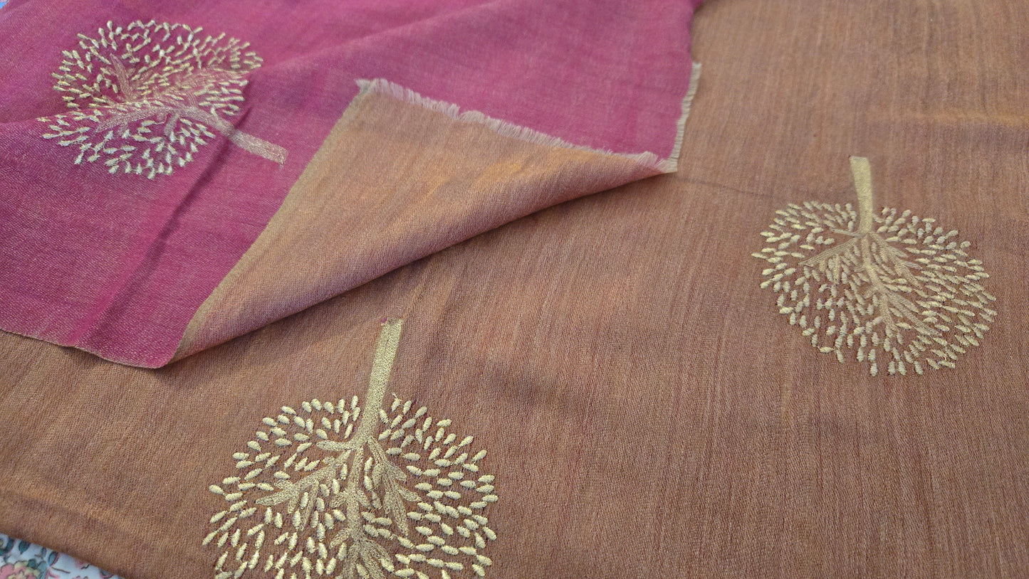 Beautiful double side .. two shades golden zari and  pink  Silk stole / scarf hand made perfect for all season . Very light and comfortable to carry