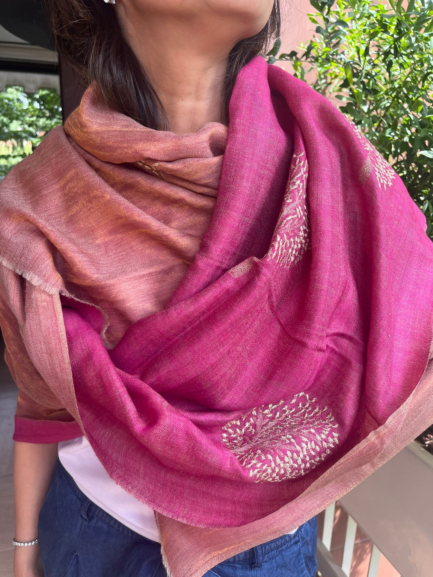 Beautiful double side .. two shades golden zari and  pink  Silk stole / scarf hand made perfect for all season . Very light and comfortable to carry